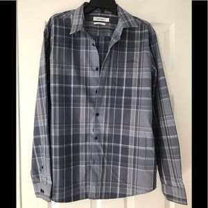 Calvin Klein men’s button up dress shirt size L